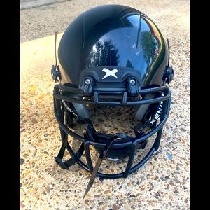 Xenith X2E+ youth football helmet size small